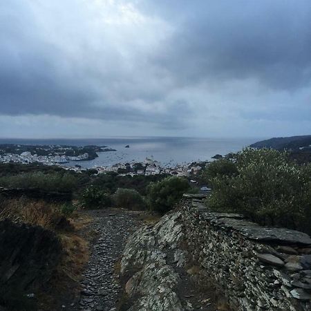 Es Volca Apartment Cadaques Bagian luar foto