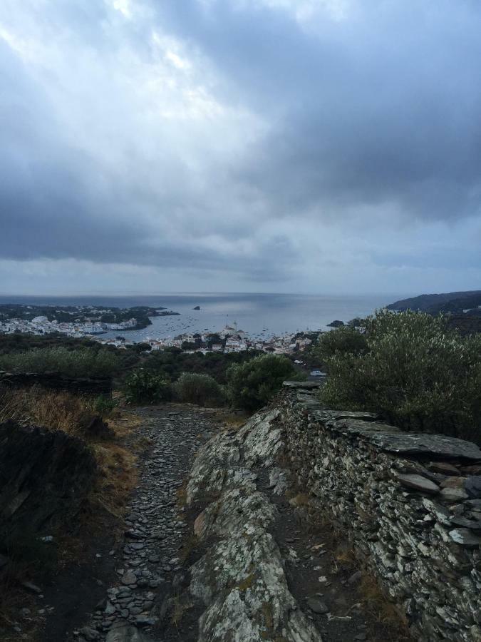 Es Volca Apartment Cadaques Bagian luar foto